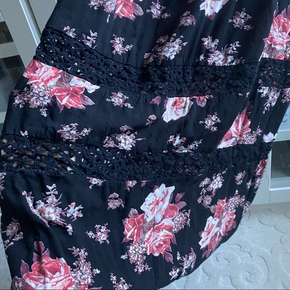 Forever 21 off shoulder lace floeal maxi dress - Picture 5 of 5